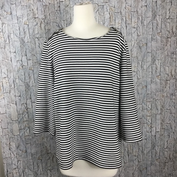 Chico's Tops - Chico’s Classic black and white top